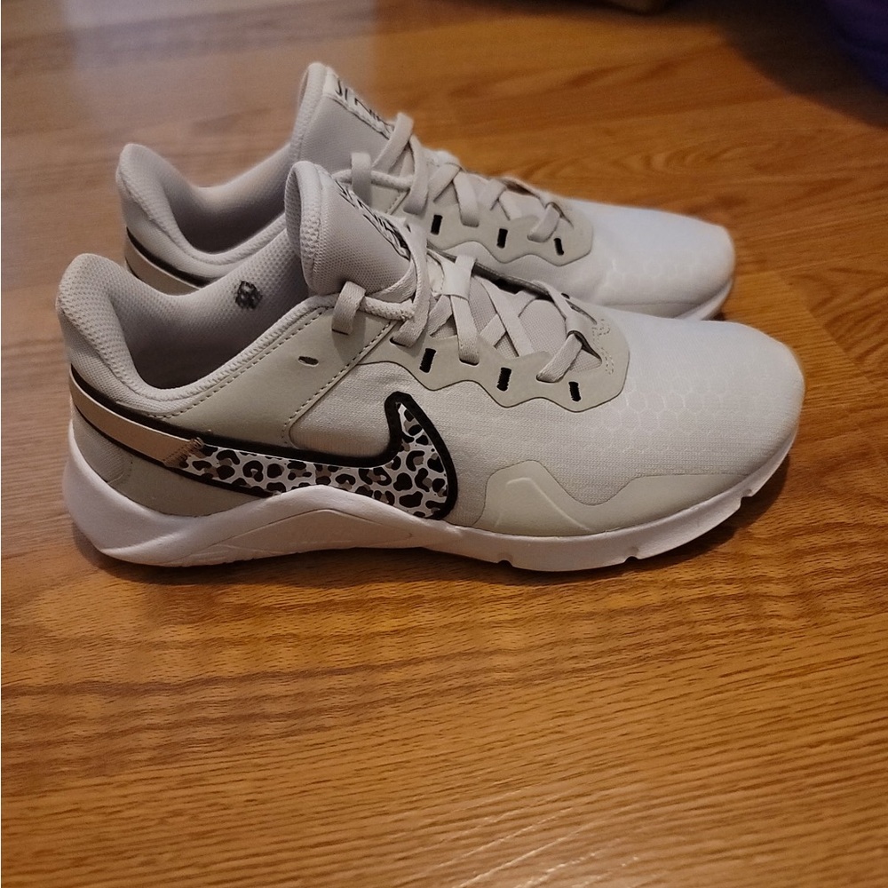 Nike Women's Athletic Shoes in White and Yellow